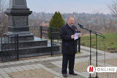Józsa László ünnepi beszédet mond (Fotó: Lakatos János)
