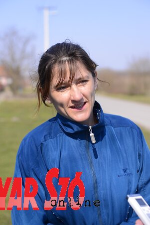 Pipic Iszidóra: A kút vize már fürdésre, mosásra se jó (Fotó: Molnár Edvárd) Pipic Iszidóra: A kút vize már fürdésre, mosásra se jó (Fotó: Molnár Edvárd)