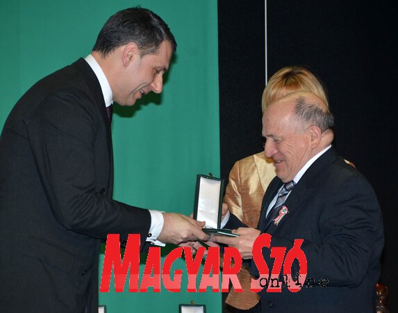 A magyar állami kitüntetést Budapesten Lázár János miniszter adta át (Fotó: Ótos András)