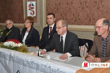 Tari István, Horváth Ódry Márta, Csonka Áron, Elvegyi Ákos, Hangya István (Fotó:  Ótos András)