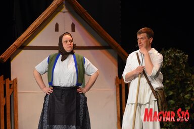 Bácskertesen péntek este megkezdődött a Vajdasági Magyar Amatőr Színjátszók XX. Találkozója