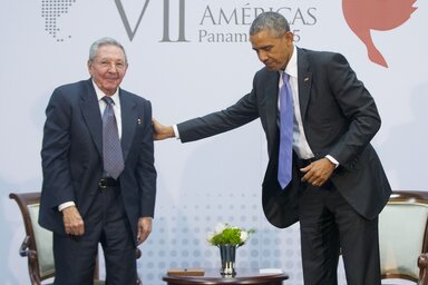 Raúl Castro és Barack Obama a panamavárosi találkozó során (Fotó: Beta/AP)
