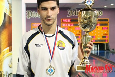 Miloš Simijonović a serleggel