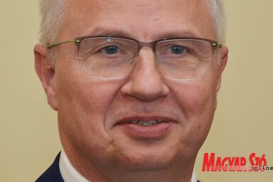 Trócsányi László