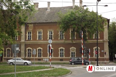 Az 1857-ben épült honvédkaszárnya (Fotó: Fekete J. József)