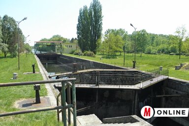 A világ első beton hajózsilipje Bezdánnál (Fotó: Fekete J. József)