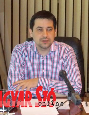 Bilicki Zoltán a sajtótájékoztatón Bilicki Zoltán a sajtótájékoztatón