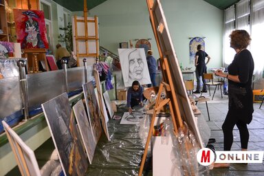 A művésztelepen létrejött művekből június 10-e körül lesz egy tárlat, a városháza torony alatti galériájának bővített részében (Fotó: Molnár Edvárd)