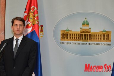 A képzést elvégző személyek az ünnepségen a munkaszerződésüket is aláírták