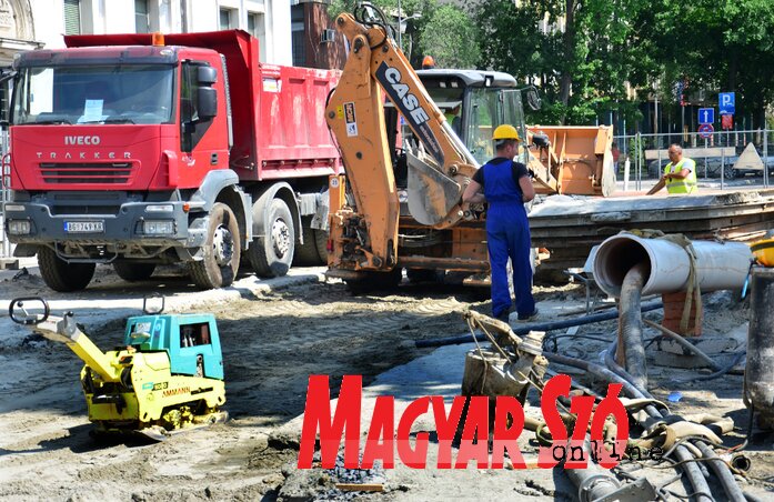 A helyi önkormányzatok a tartományi titkársággal társulva fejlesztik a hálózatokat (Fotó: Dávid Csilla)