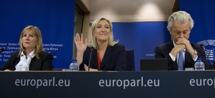Janice Atkinson, Marine Le Pen és Geert Wilders a frakcióalakítást követő keddi brüsszeli sajtótájékoztatón (Fotó: Beta/AP)