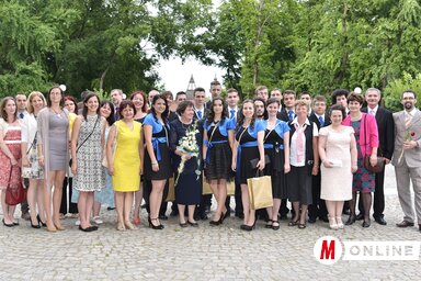 A Bolyai Tehetséggondozó Gimnázium matematika szakos végzősei tanáraikkal (Fotó: Gergely Árpád)