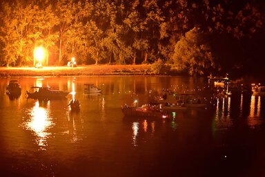 A napokban nemcsak virágzott a Tisza, hanem csillogott is az éjben (Fotó: Gergely József)