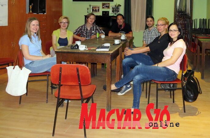 A fiatalok szakcsoportjának vezetősége (Fotó: Fekete J. József)