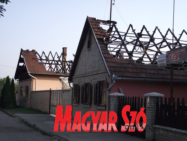 A tűz következményei (Fotó: Herceg Elizabetta) A tűz következményei (Fotó: Herceg Elizabetta)