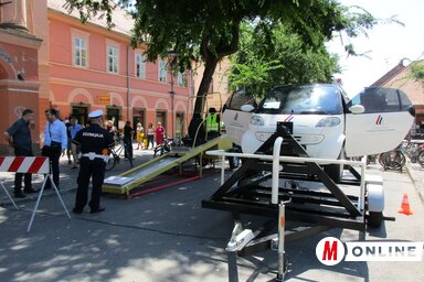 A lejtő és a nyárs elnevezésű szimulátorok (Fotó: Fekete J. József)