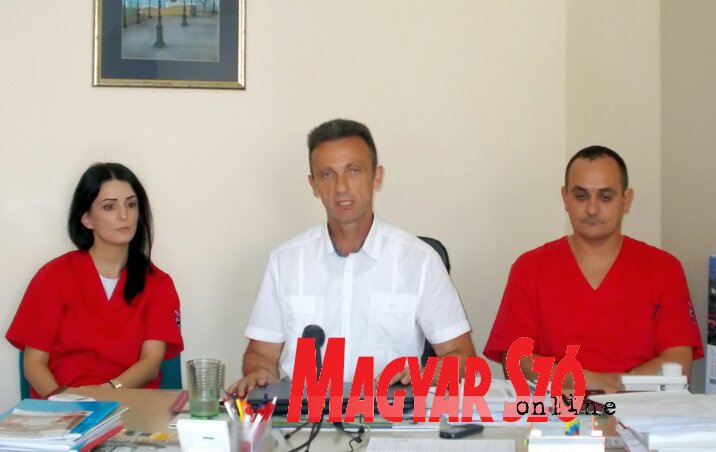 Dr. Brankica Tomašević, dr. Surján Gusztáv és Lőrinc Csongor a sajtótájékoztatón