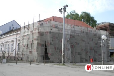 Az épületnek még tavaly ősszel el kellett volna készülnie (Fotó: Fehér Rózsa)