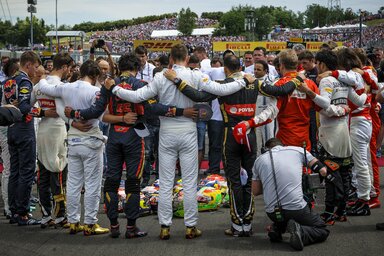 A pilóták egyperces néma emlékezéssel adóztak Jules Bianchi emlékének (Fotó:  Beta/AP)