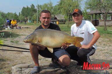 A győztesek, Serfőző és Boros, a tízen felüli pontyok egyikével