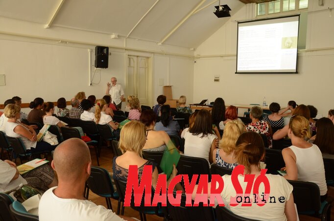 A megnyitó után a szabadkai Ivan Sarić középiskolában megkezdődtek az előadások (Molnár Edvárd felvétele)