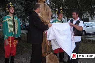 A Szent István-szobrot Sztojkó József és Horváth János leplezték le (Fotó: Kecskés István)