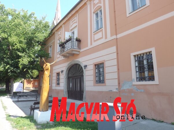 A Topolyai Múzeum patinás épülete (Szabó Anikó felvétele) A Topolyai Múzeum patinás épülete (Szabó Anikó felvétele)