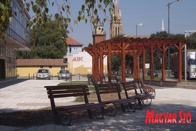 A készülő tér (Szabó Anikó felvétele)