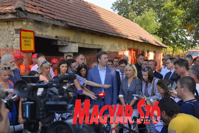 A tanyán mintegy 75 menekültnek tudnak átmeneti szállást nyújtani a rossz idő beálltával (Molnár Edvárd felvétele) A tanyán mintegy 75 menekültnek tudnak átmeneti szállást nyújtani a rossz idő beálltával (Molnár Edvárd felvétele)