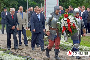 Koszorúzás a zentai csata emlékművénél (Gergely Árpád)