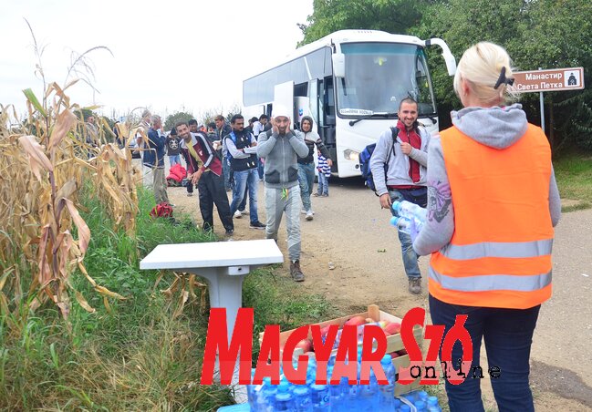 Megérkezett az autóbusz Berkasovo határába