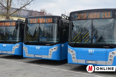 A Városi Közlekedési Közvállalat folyamatosan újítja gépparkját, egy év alatt 16 új autóbusszal gazdagodott a városi géppark (Ótos András felvétele)