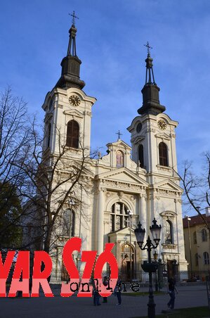 A kéttornyú pravoszláv templom (Fotó: Ótos András) A kéttornyú pravoszláv templom (Fotó: Ótos András)