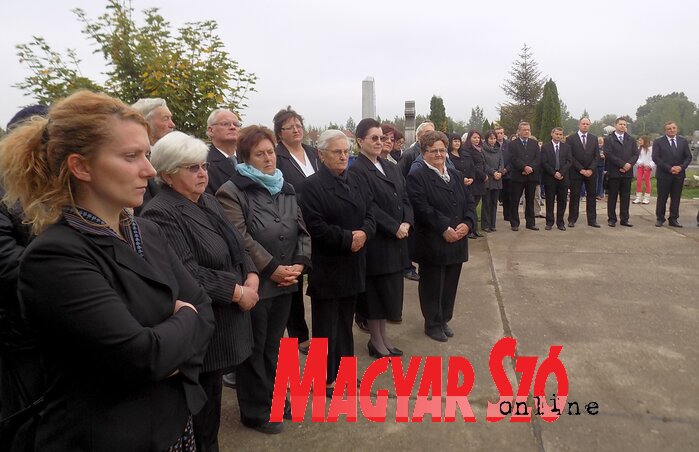 Koszorúzás Magyarkanizsán (Fotó: Kozma Rita) Koszorúzás Magyarkanizsán (Fotó: Kozma Rita)