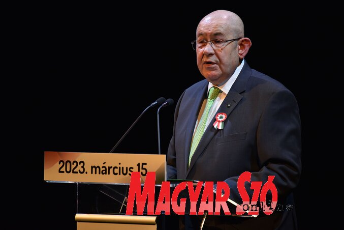 Pásztor István: Március idusa arra emlékeztet, hogy sohasem lehetünk egyedül, mert van kikhez igazodnunk (Molnár Edvárd felvétele) Pásztor István: Március idusa arra emlékeztet, hogy sohasem lehetünk egyedül, mert van kikhez igazodnunk (Molnár Edvárd felvétele)
