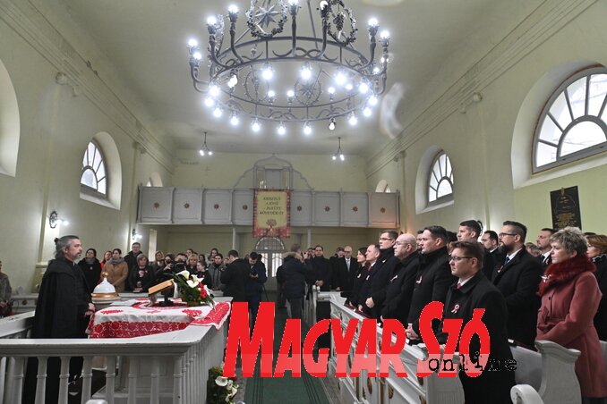 Az ökumenikus istentisztelet a bácskossuthfalvi református templomban (Ótos András felvétele) Az ökumenikus istentisztelet a bácskossuthfalvi református templomban (Ótos András felvétele)