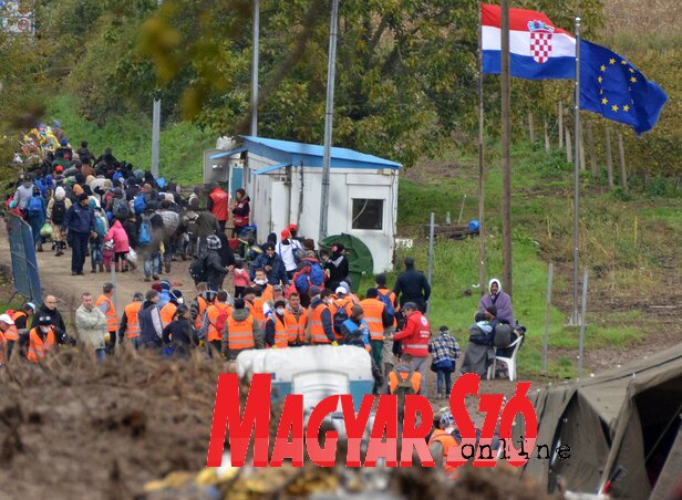 Az odaát még nem a szabadság (Ótos András felvétele) Az odaát még nem a szabadság (Ótos András felvétele)