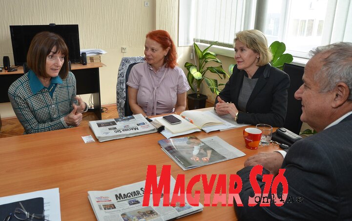 Ljiljana Smajlović, Varjú Márta, Ökrész Rozália és Újhelyi Lukács (Ótos András felvétele) Ljiljana Smajlović, Varjú Márta, Ökrész Rozália és Újhelyi Lukács (Ótos András felvétele)
