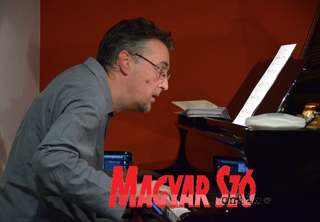(Ótos András felvétele) (Ótos András felvétele)