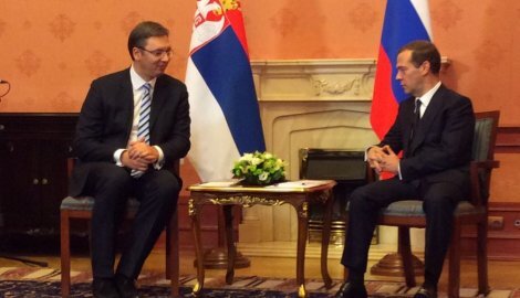 A szerb miniszterelnök Dmitrij Medvegyev orosz kormányfővel (A szerb kormány felvétele)