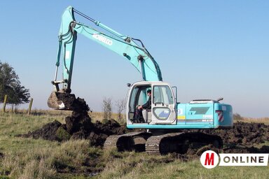 Csatornázás a melencei határban (Fotó: Kecskés István)