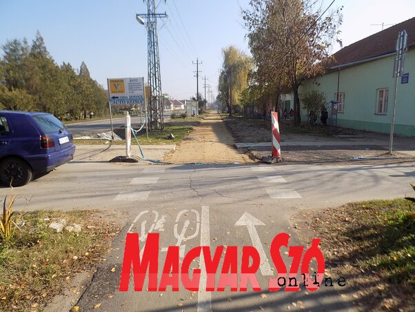 Készül a kerékpárút Készül a kerékpárút