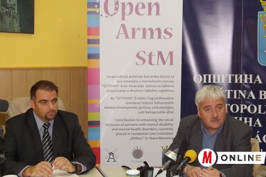 A megelőző iroda jelenlegi szolgáltatásairól és a szolgáltatásforma lehetséges utóéletéről kerekasztal-megbeszéléseket tartanak (Szabó Anikó felvétele)