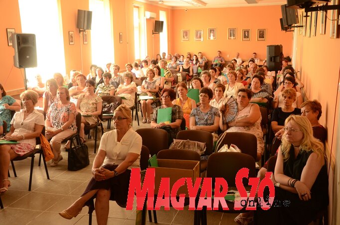 Archív felvétel a szabadkai nyári pedagógus-továbbképzésről Archív felvétel a szabadkai nyári pedagógus-továbbképzésről