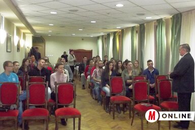 Lezsák Sándor köszöntötte az egybegyűlteket (Máriás Endre felvétele)