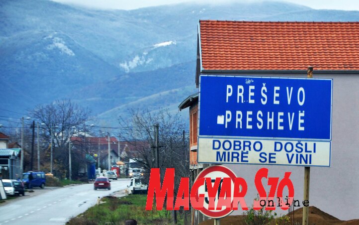 A város bejárata (Ótos András felvétele) A város bejárata (Ótos András felvétele)