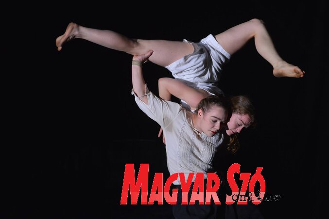 Részlet a Rózsabors cirkuszi-színházas előadásból (Fotó: Molnár Edvárd)