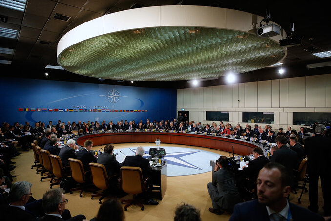 NATO-országok külügyminisztereinek ülése Brüsszelben, amelyen hivatalosan is meghívták Montenegrót a szövetségbe (Fotó: Beta/AP) NATO-országok külügyminisztereinek ülése Brüsszelben, amelyen hivatalosan is meghívták Montenegrót a szövetségbe (Fotó: Beta/AP)