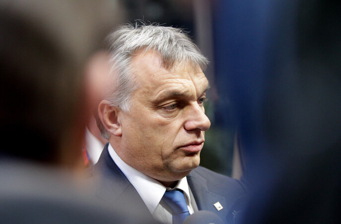 Orbán Viktor a sajtó képviselőivel beszél az EU-török csúcstalálkozón (Fotó: Beta/AP)