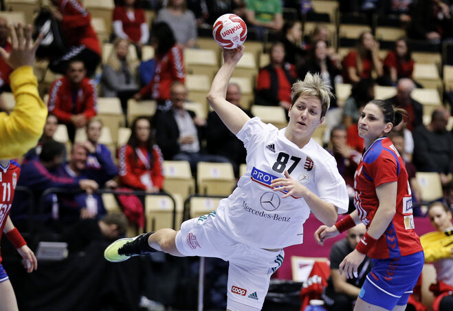Tomori Zsuzsanna és Jovana Stoiljković akcióban (Fotó: Beta/AP) Tomori Zsuzsanna és Jovana Stoiljković akcióban (Fotó: Beta/AP)